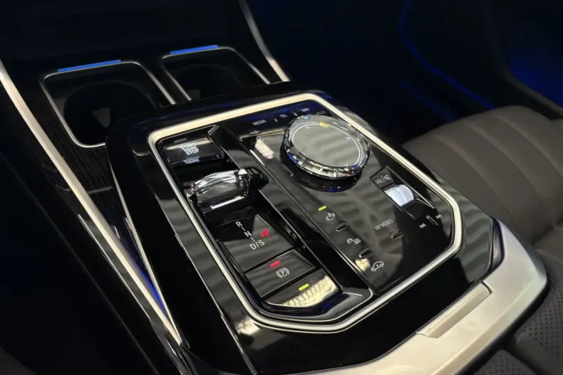 BMW 750 din 2024 cu 23.460 km - oferta BMW113357 - foto 17