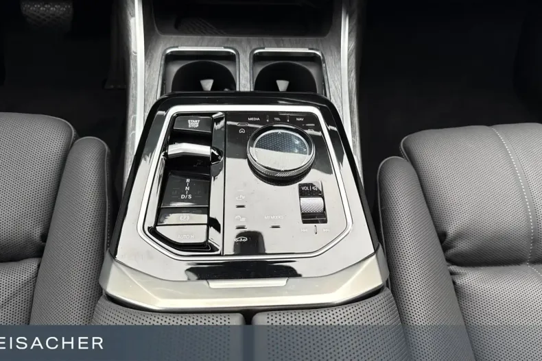 BMW 750 din 2024 cu 4.413 km - oferta BMW113358 - foto 11