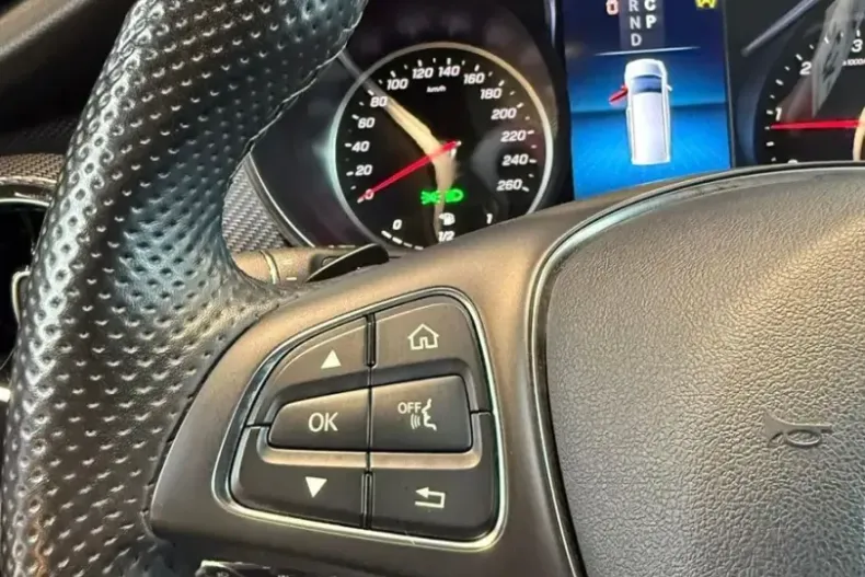 Mercedes-Benz V 300 din 2023 cu 67.580 km - oferta MER113360 - foto 6