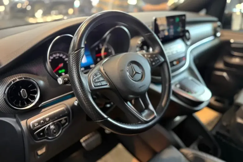 Mercedes-Benz V 300 din 2023 cu 67.580 km - oferta MER113360 - foto 9