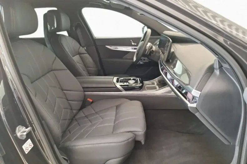 BMW 750 din 2024 cu 40.257 km - oferta BMW113364 - foto 11