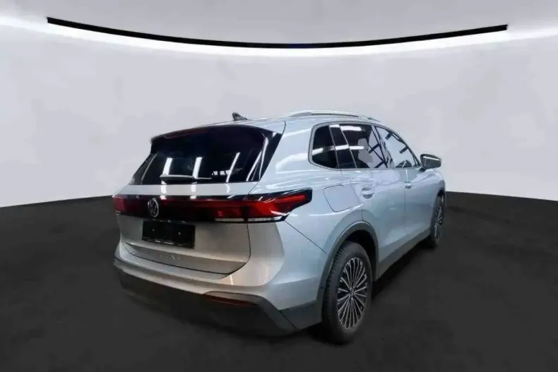 Volkswagen Tiguan din 2024 cu 44.000 km - oferta VOL113372 - foto 3