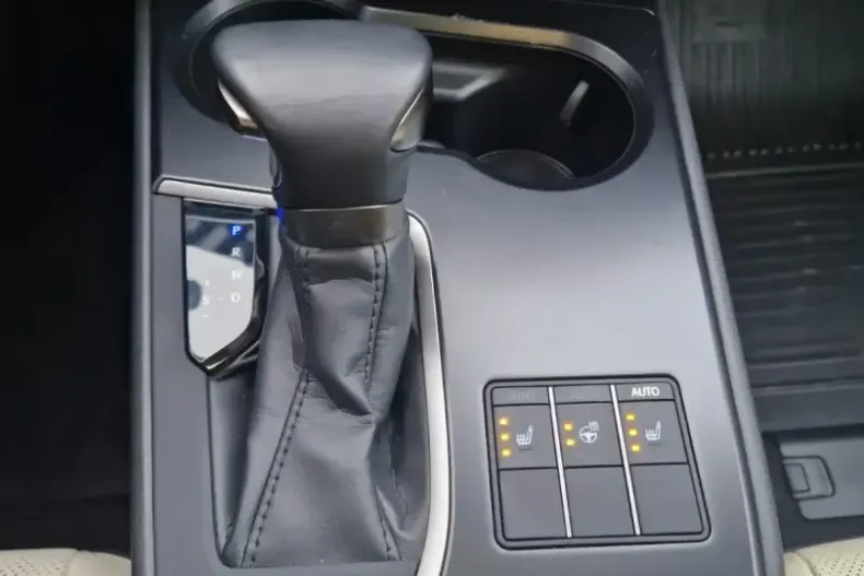 Lexus UX din 2023 cu 5.130 km - oferta LEX113385 - foto 18