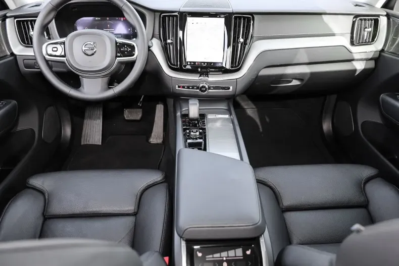 Volvo XC60 din 2023 cu 18.570 km - oferta VOL113394 - foto 5