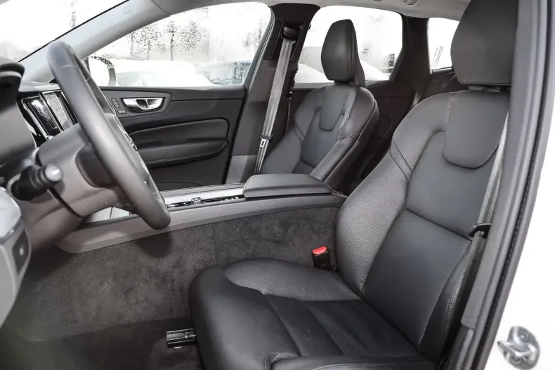 Volvo XC60 din 2023 cu 18.570 km - oferta VOL113394 - foto 7