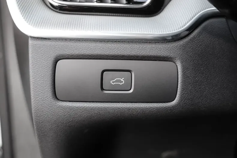 Volvo XC60 din 2023 cu 18.570 km - oferta VOL113394 - foto 11