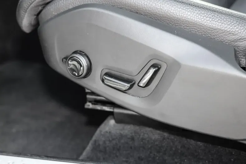 Volvo XC60 din 2023 cu 18.570 km - oferta VOL113394 - foto 12