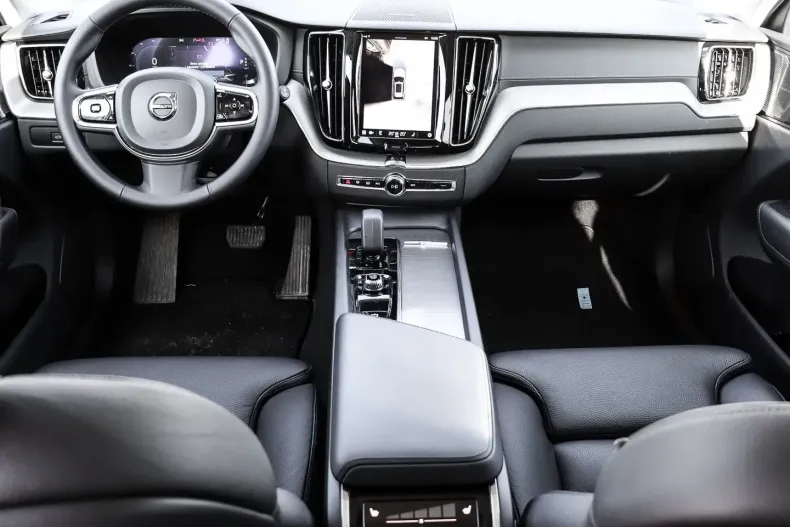 Volvo XC60 din 2023 cu 22.649 km - oferta VOL113397 - foto 5