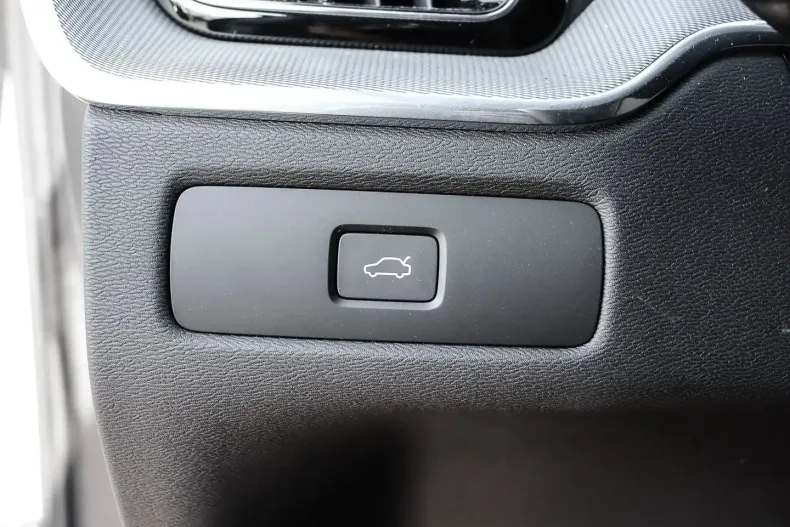 Volvo XC60 din 2023 cu 22.649 km - oferta VOL113397 - foto 10