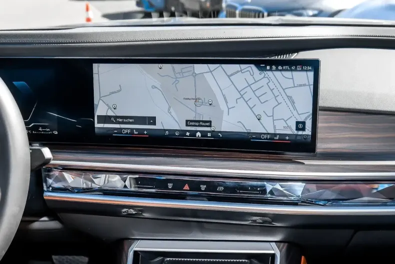 BMW 750 din 2023 cu 27.461 km - oferta BMW113413 - foto 8