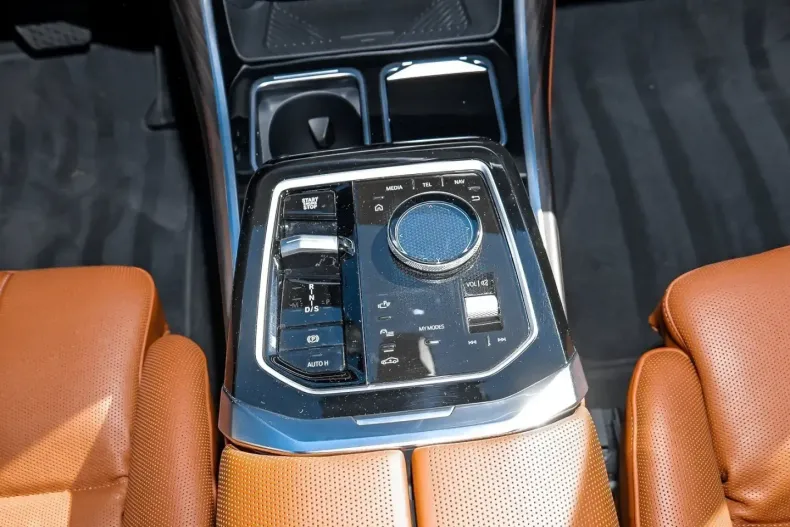 BMW 750 din 2023 cu 27.461 km - oferta BMW113413 - foto 11