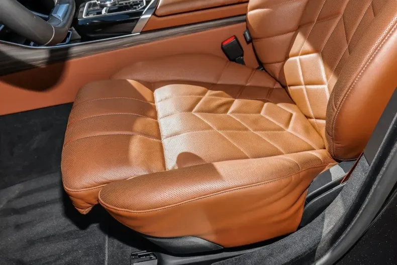 BMW 750 din 2023 cu 27.461 km - oferta BMW113413 - foto 16