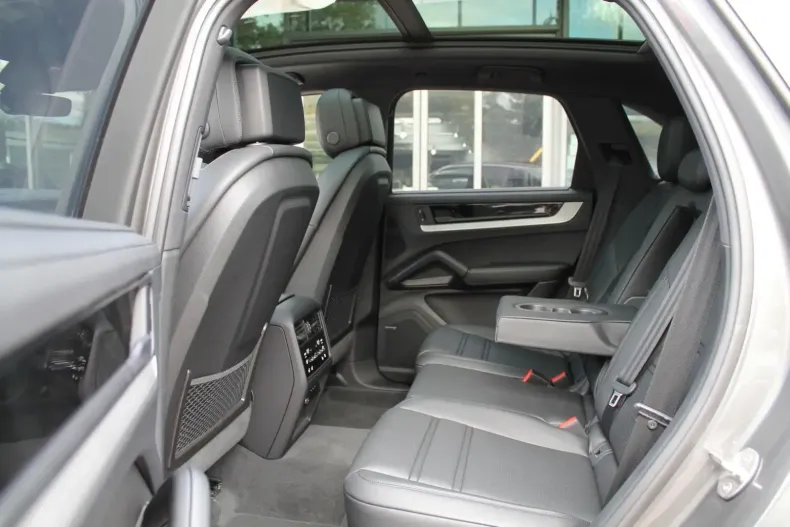 Porsche Cayenne din 2024 cu 5.000 km - oferta POR113418 - foto 13