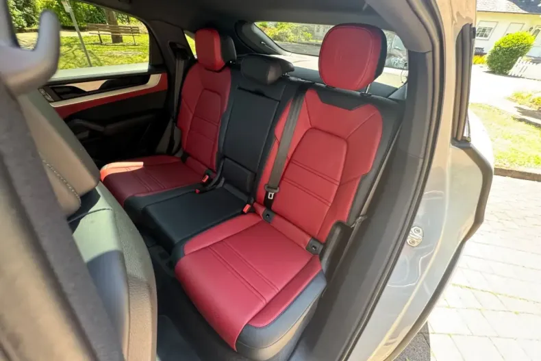 Porsche Cayenne din 2024 cu 15.000 km - oferta POR113420 - foto 7