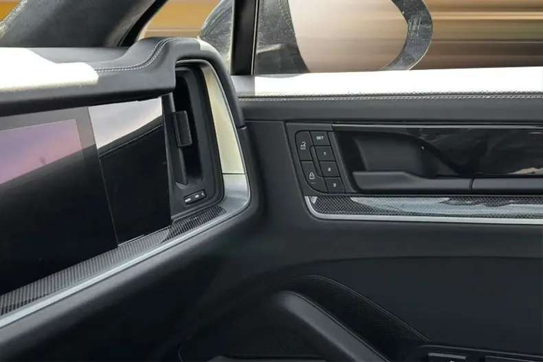 Porsche Cayenne din 2024 cu 45.000 km - oferta POR113442 - foto 32