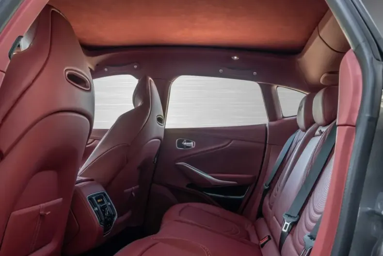 Aston Martin DBX din 2024 cu 14.000 km - oferta AST113443 - foto 13