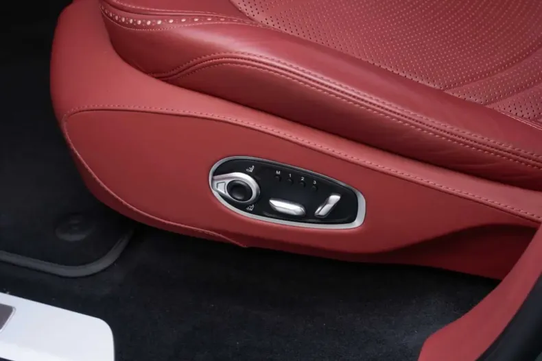 Aston Martin DBX din 2024 cu 14.000 km - oferta AST113443 - foto 26