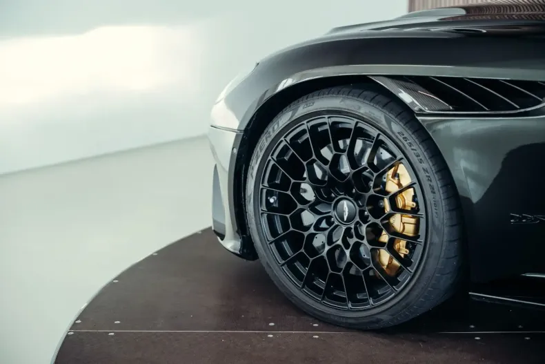 Aston Martin DBS din 2024 cu 4.484 km - oferta AST113452 - foto 17