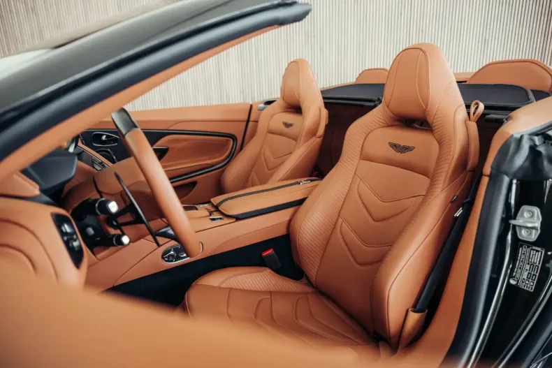 Aston Martin DBS din 2024 cu 4.484 km - oferta AST113452 - foto 23