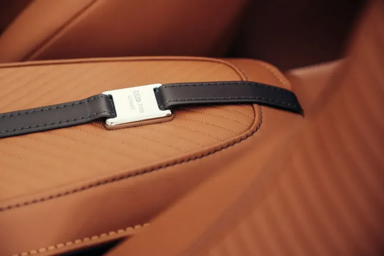 Aston Martin DBS din 2024 cu 4.484 km - oferta AST113452 - foto 26