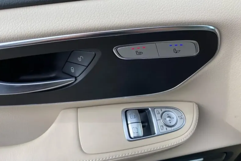 Mercedes-Benz V 300 din 2023 cu 19.900 km - oferta MER113489 - foto 14