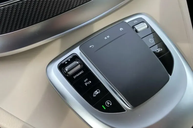 Mercedes-Benz V 300 din 2023 cu 19.900 km - oferta MER113489 - foto 19