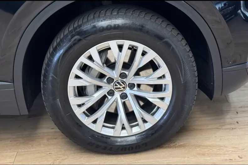 Volkswagen Touareg din 2022 cu 95.375 km - oferta VOL113493 - foto 3