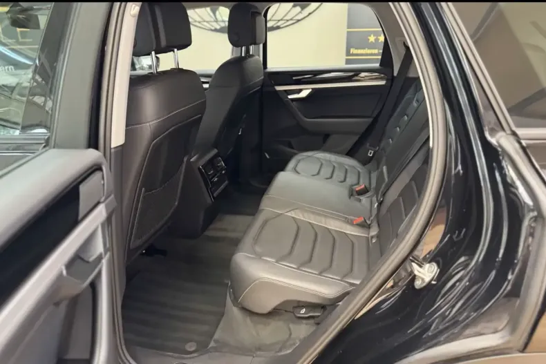 Volkswagen Touareg din 2022 cu 95.375 km - oferta VOL113493 - foto 11