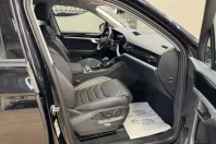 Volkswagen Touareg din 2022 cu 95.375 km - oferta VOL113493 - foto 13