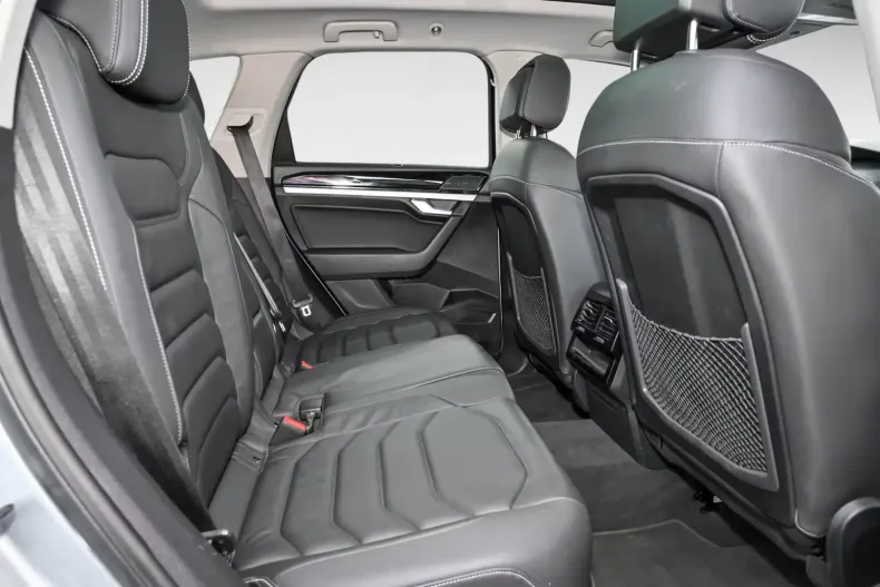 Volkswagen Touareg din 2022 cu 93.928 km - oferta VOL113495 - foto 7