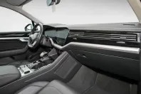 Volkswagen Touareg din 2022 cu 93.928 km - oferta VOL113495 - foto 8