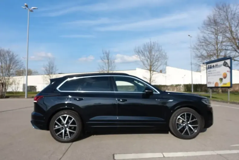 Volkswagen Touareg din 2022 cu 125.000 km - oferta VOL113506 - foto 3