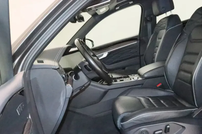 Volkswagen Touareg din 2022 cu 116.411 km - oferta VOL113510 - foto 4