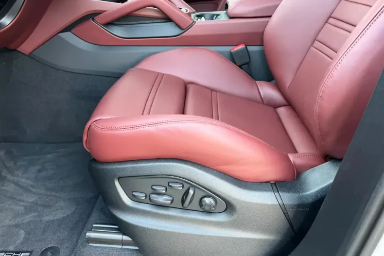 Porsche Cayenne din 2025 cu 20 km - oferta POR113515 - foto 6