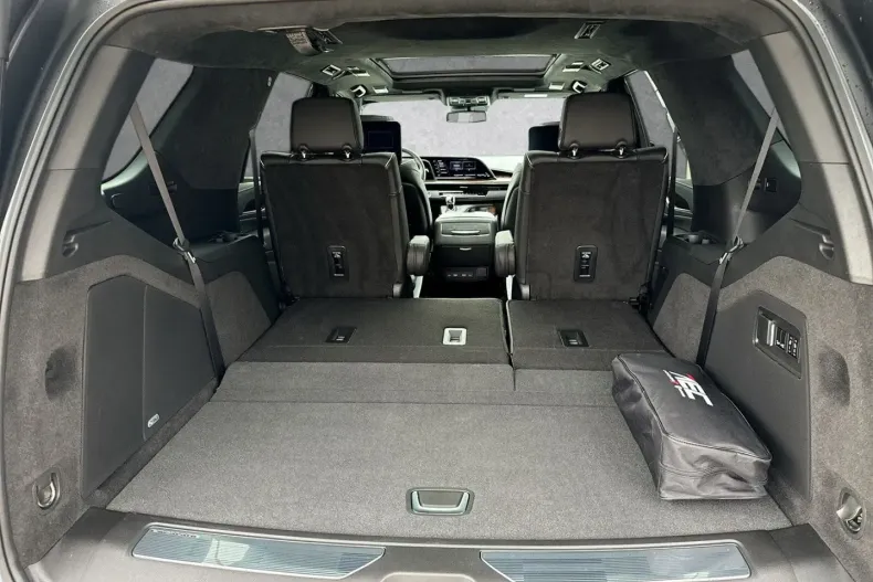 Cadillac Escalade din 2024 cu 11.980 km - oferta CAD113516 - foto 11