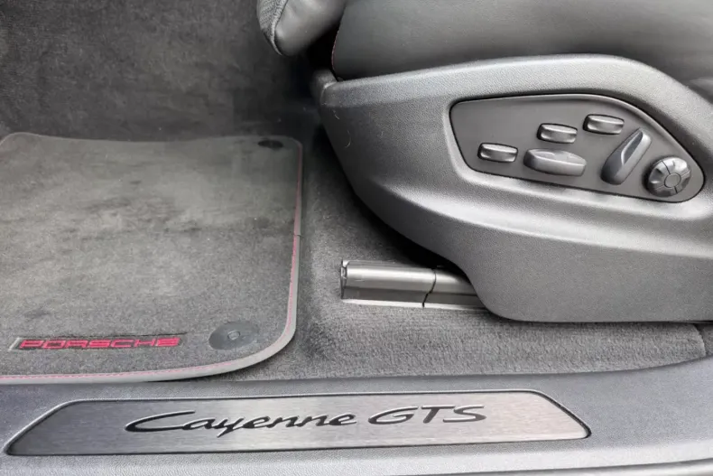 Porsche Cayenne din 2025 cu 6.500 km - oferta POR113520 - foto 6