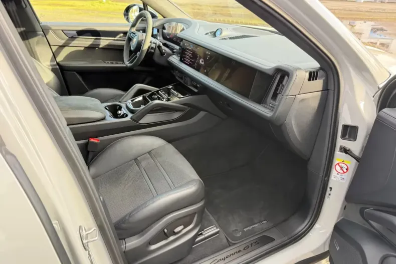 Porsche Cayenne din 2024 cu 12.500 km - oferta POR113522 - foto 9