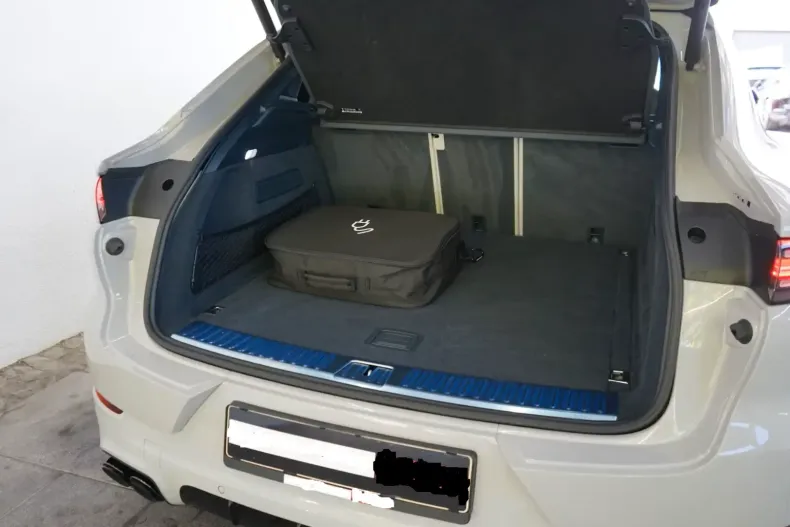 Porsche Cayenne din 2025 cu 1.800 km - oferta POR113538 - foto 3