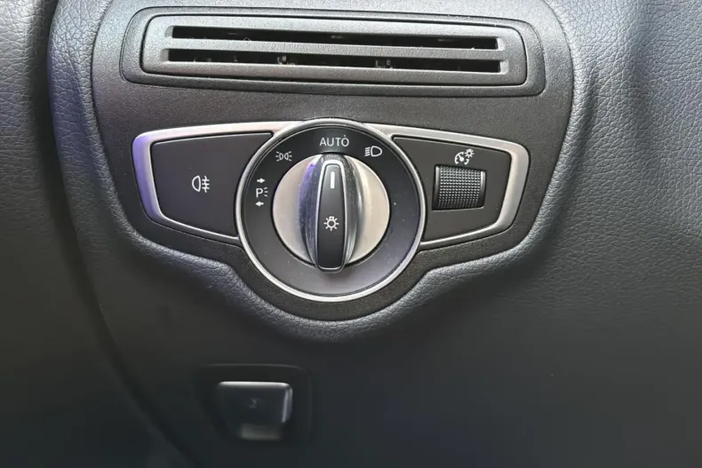 Mercedes-Benz GLC 300 din 2021 cu 99.116 km - oferta MER113542 - foto 28