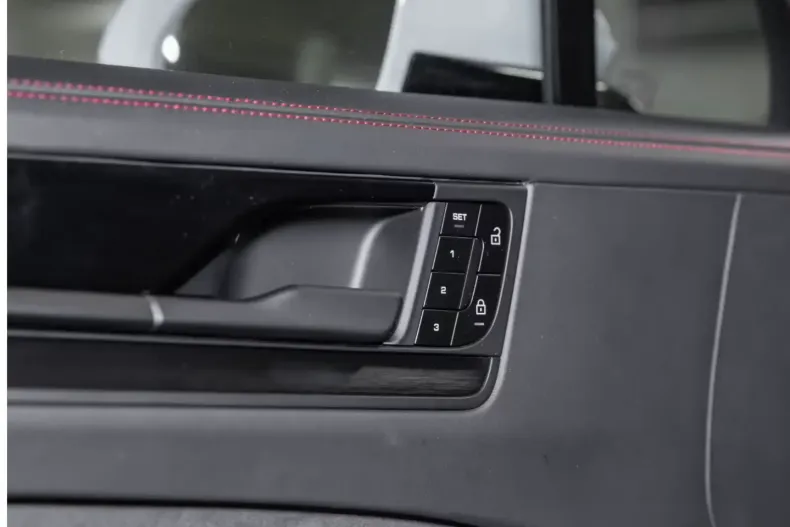 Porsche Cayenne din 2024 cu 7.795 km - oferta POR113546 - foto 6