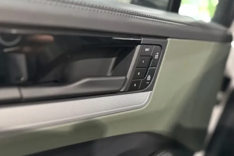 Porsche Cayenne din 2024 cu 23.500 km - oferta POR113547 - foto 4