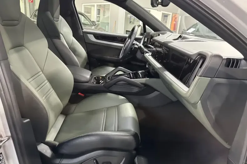 Porsche Cayenne din 2024 cu 23.500 km - oferta POR113547 - foto 10