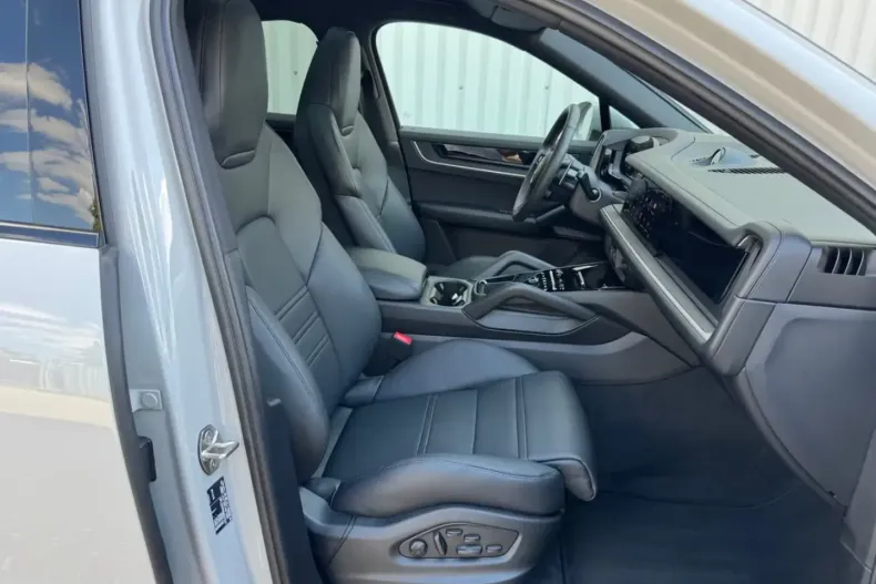 Porsche Cayenne din 2025 cu 1.780 km - oferta POR113551 - foto 3