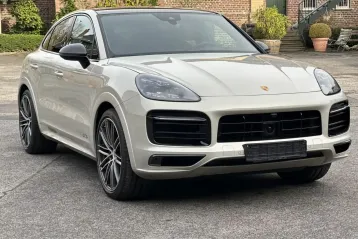 Porsche Cayenne din 2023 - oferta POR113552