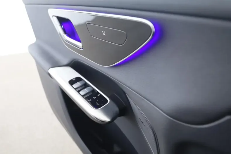 Mercedes-Benz GLC 200 din 2023 cu 32.900 km - oferta MER113558 - foto 6