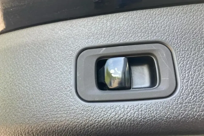 Mercedes-Benz GLC 200 din 2023 cu 74.498 km - oferta MER113562 - foto 6