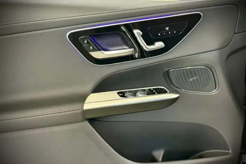 Mercedes-Benz GLC 200 din 2023 cu 49.370 km - oferta MER113563 - foto 8