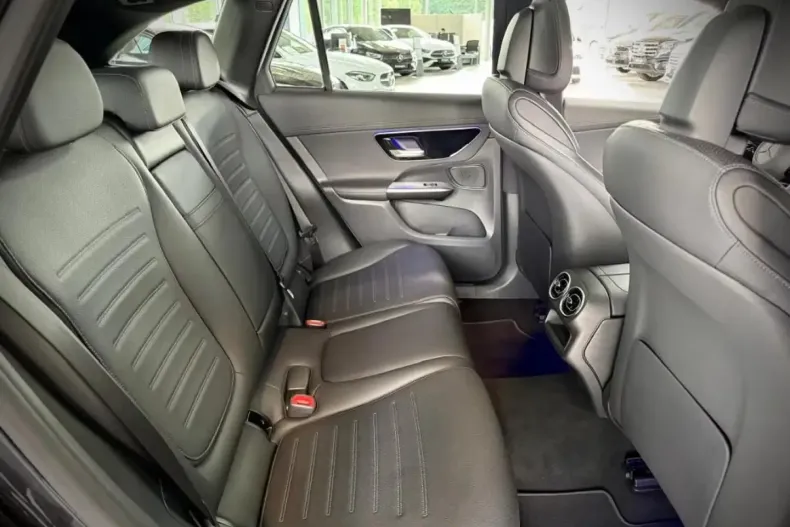 Mercedes-Benz GLC 200 din 2023 cu 49.370 km - oferta MER113563 - foto 13