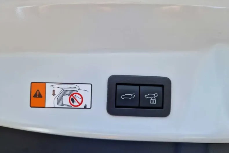 Toyota Prius din 2023 cu 24.066 km - oferta TOY113564 - foto 12