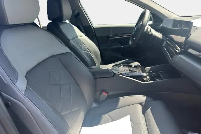 BMW 550 din 2024 cu 27.600 km - oferta BMW113571 - foto 13